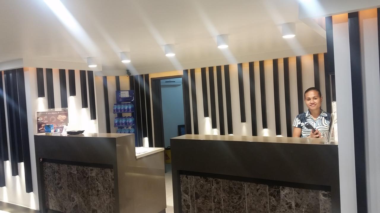 فندق بينينسولا إنترناشونال سوفا المظهر الخارجي الصورة